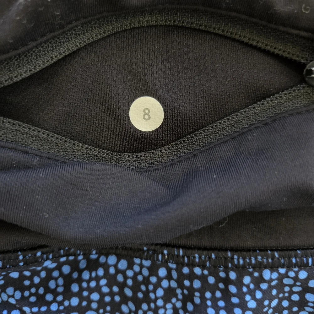 Lululemon Run Times Short‎ Size 8 Bubbles Pipe Dream Blue Black / Black Running
